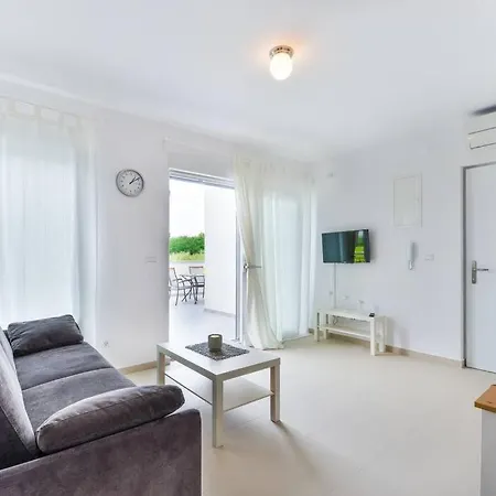 Appartamento Modern Two Bedroom - Sk2