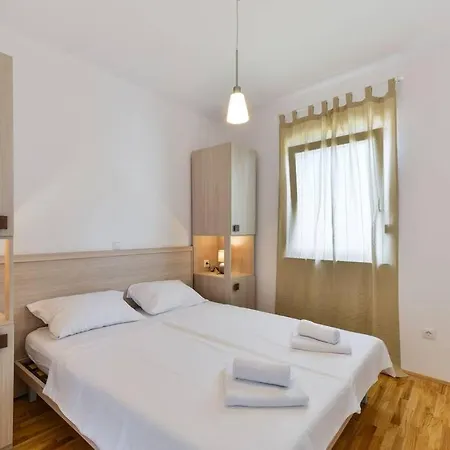 Appartamento Modern Two Bedroom - Sk2