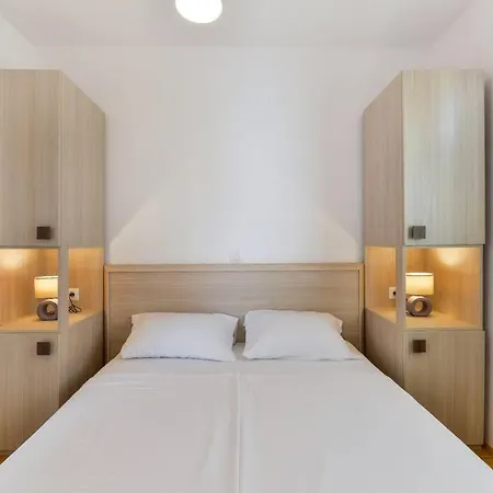 Modern Two Bedroom - Sk2